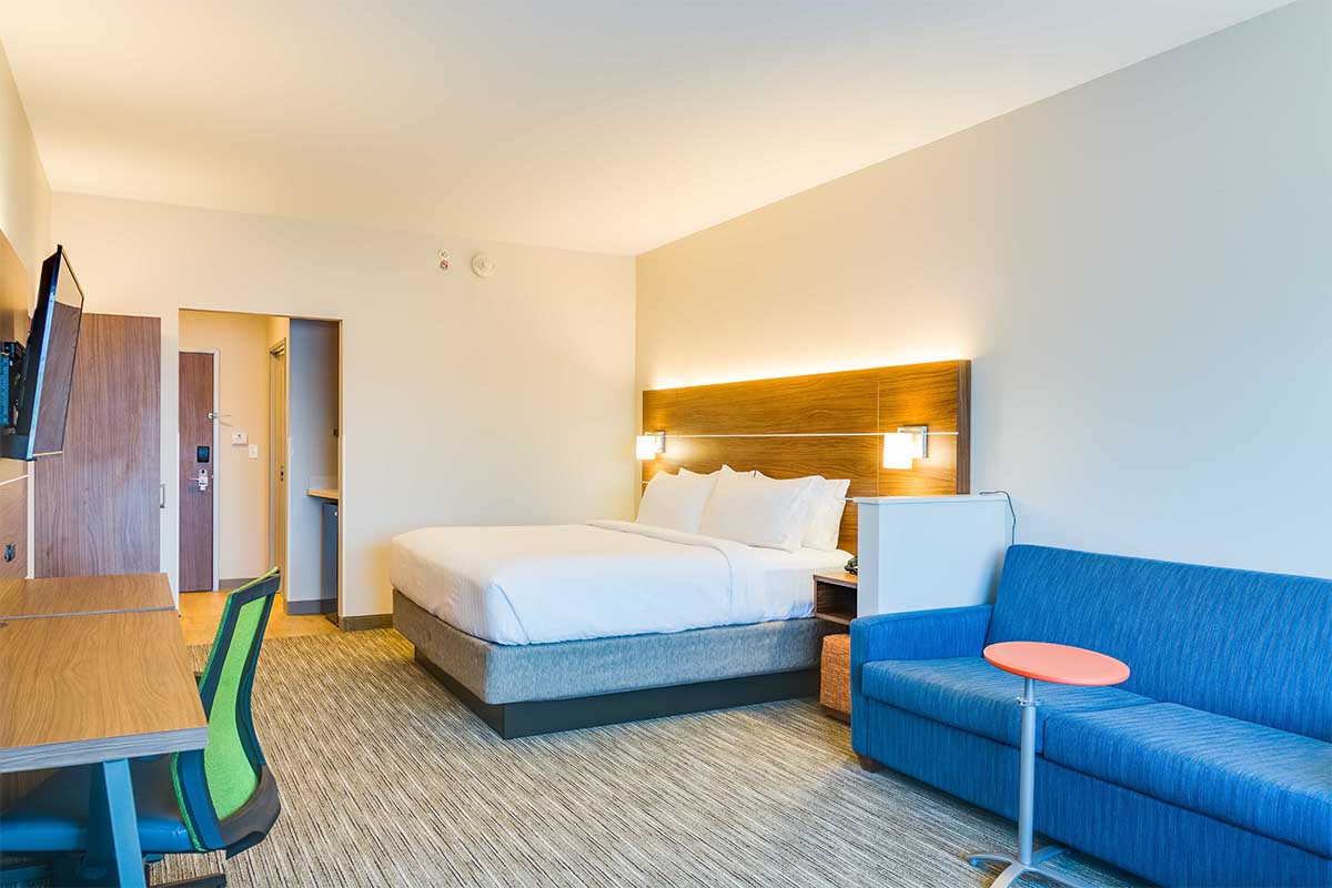 Holiday Inn Express & Suites Russellville, AR - Makan ...